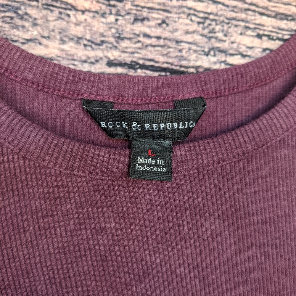 Rock & Republic Cold Shoulder Top - Picture 5 of 5